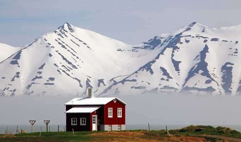 Oddsskarð Iceland - snowfall in Iceland